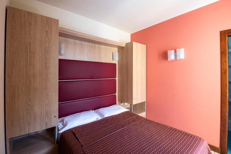 Hotel Mondial - image 22