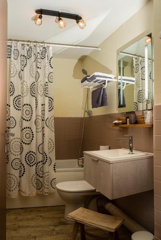 King Room image 2