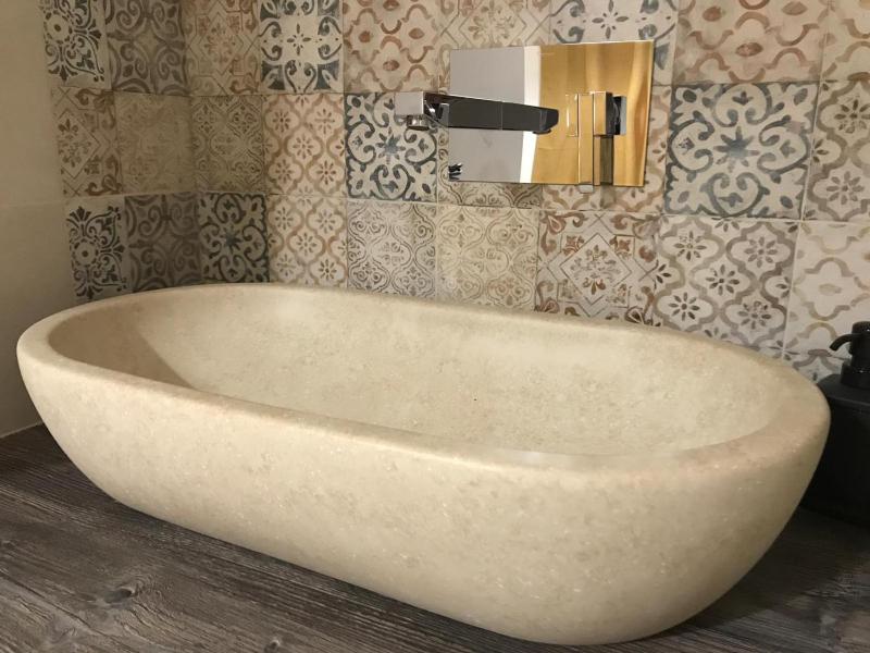 Standard Double Room image 3