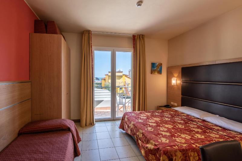 Triple Room with Partial Sea View - Separate Building image 1