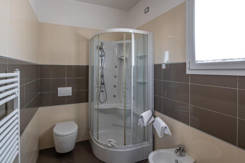 Hotel Mondial - image 33