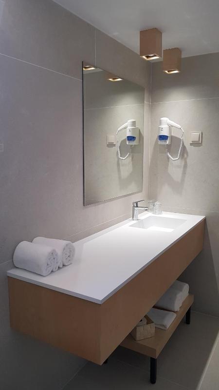 Superior Twin Room image 2