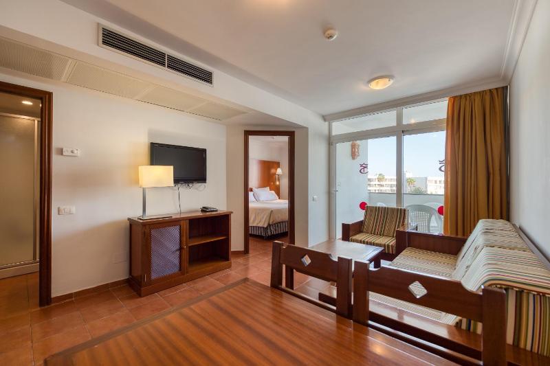 TC Apartamentos Dorotea - image 8