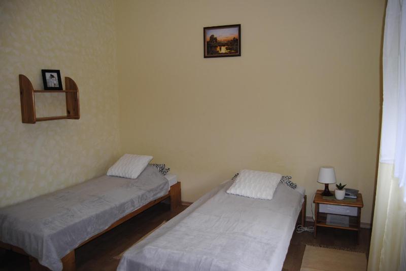 Large Double Room image 3