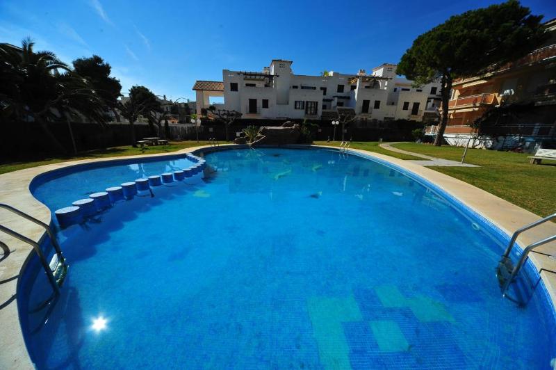 El Castell Orange Costa - image 8