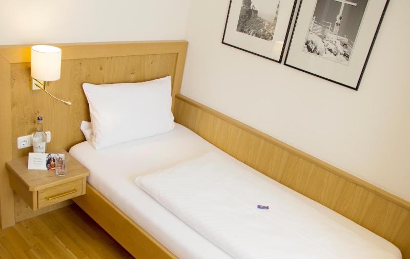 Single Room image 2