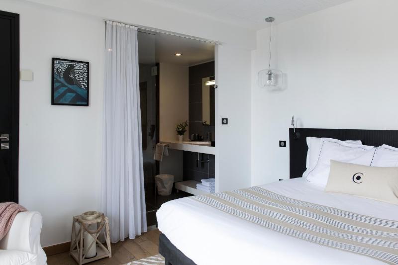 Premium Double Room  image 2