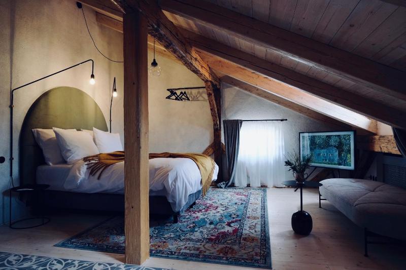 Deluxe Double Room image 2