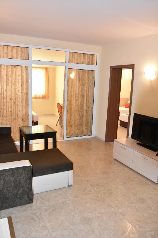 Deluxe Apartment image 1