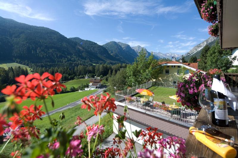 Double Room with Balcony image 1