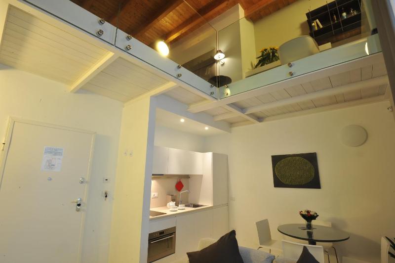 Deluxe One-Bedroom Apartment image 3