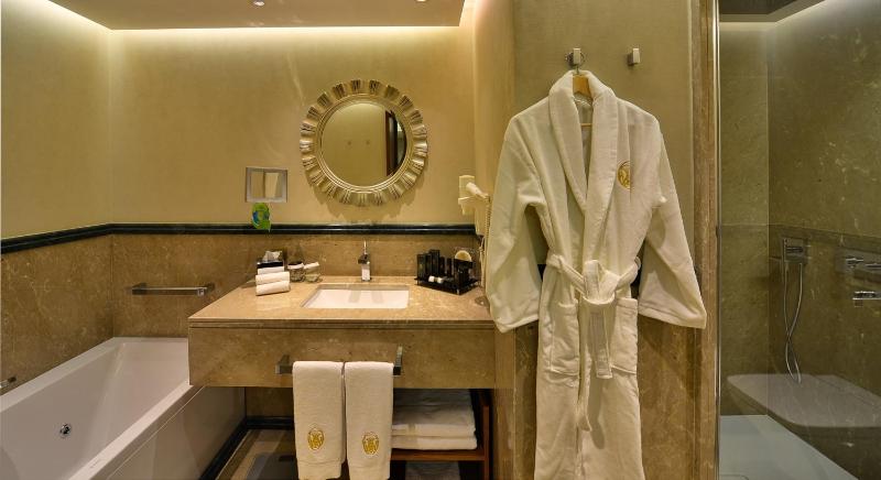Penthouse Suite image 3