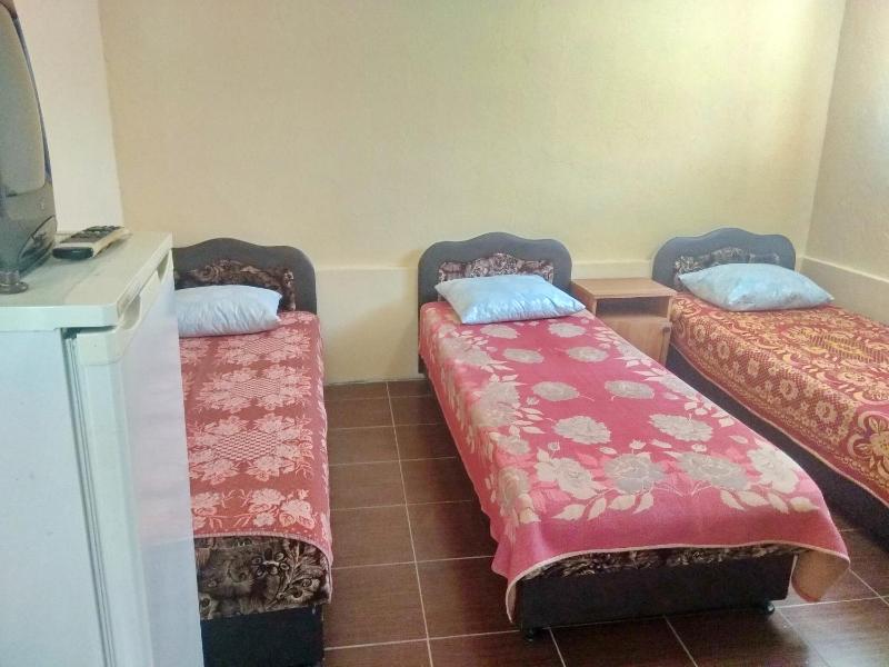 Standard Triple Room image 3