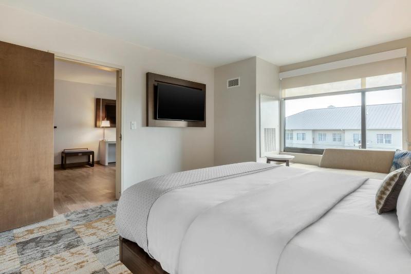 DoubleTree by Hilton Charleston Riverview - image 46