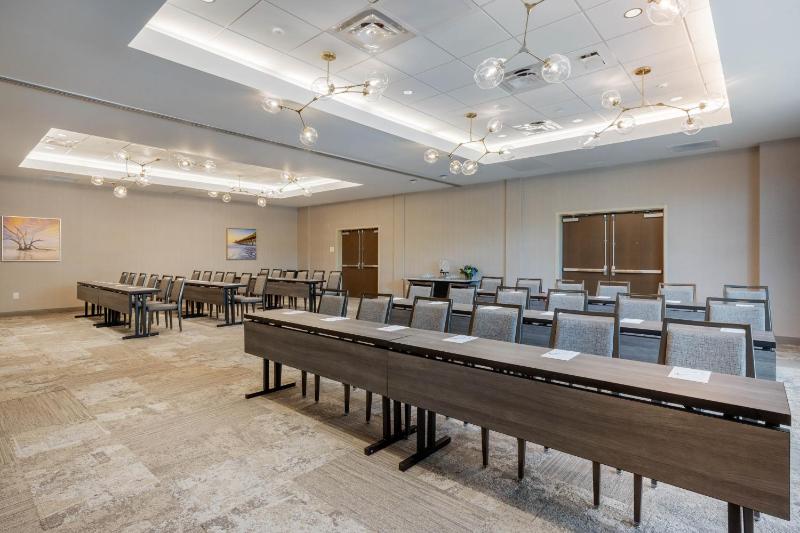 DoubleTree by Hilton Charleston Riverview - image 11