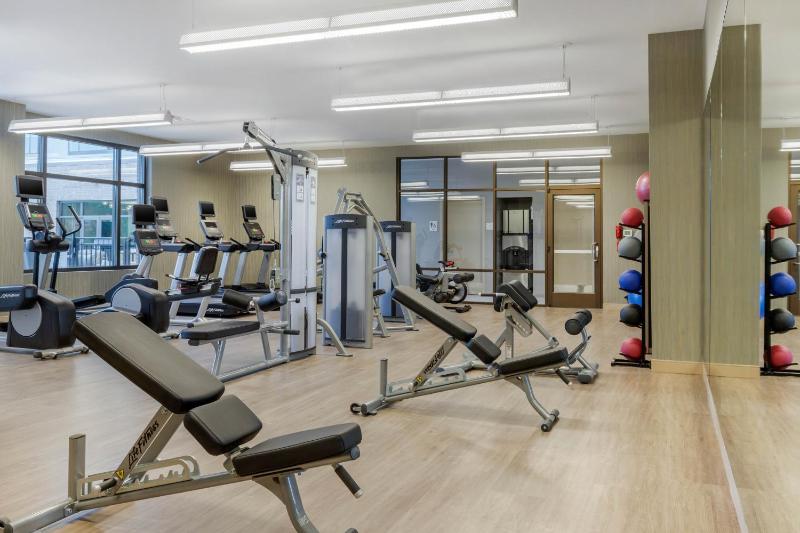 DoubleTree by Hilton Charleston Riverview - image 21
