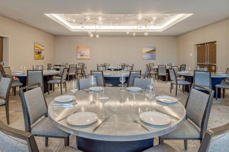 DoubleTree by Hilton Charleston Riverview - image 35
