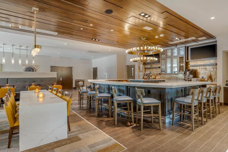 DoubleTree by Hilton Charleston Riverview - image 16