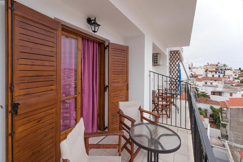Stefanis House - image 25