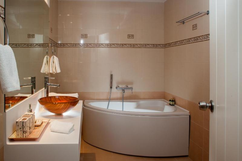 Superior Room with Pool View image 2