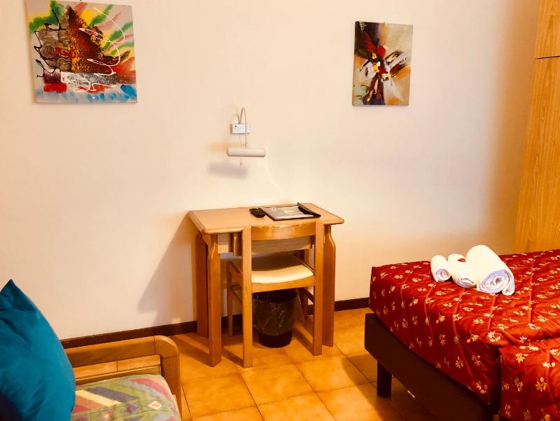 Economy Double or Twin Room image 3