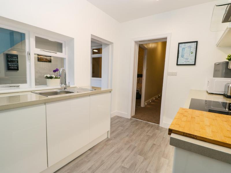 Apartment image 4
