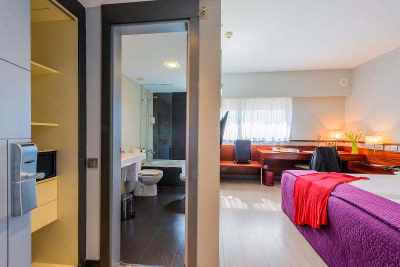 Double Room image 4
