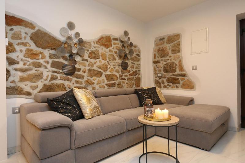 House Anika - image 3