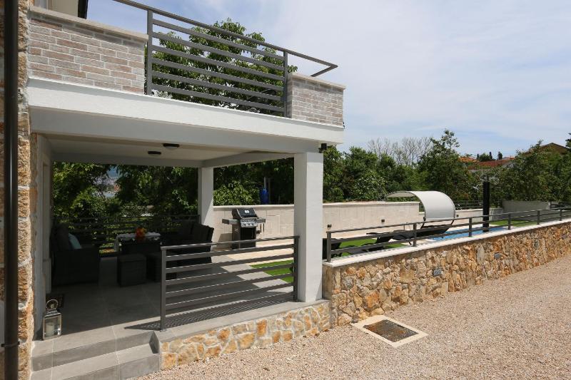 House Anika - image 8