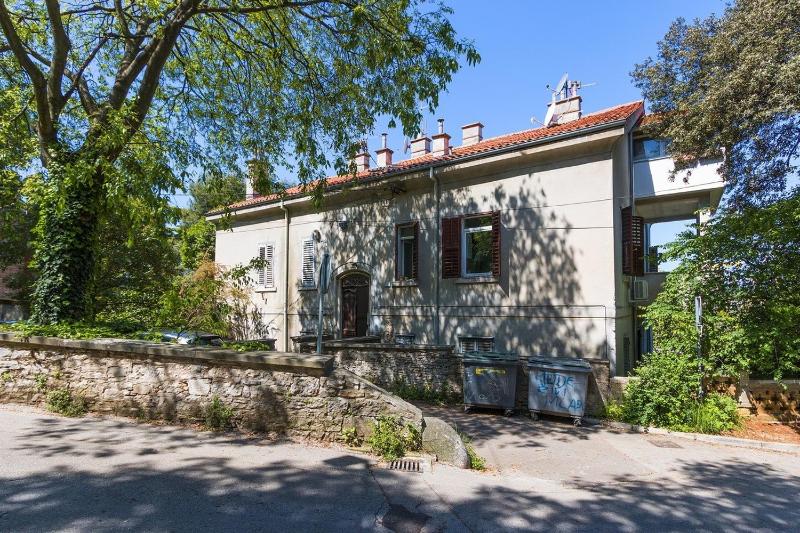 Two-Bedroom Apartment image 3