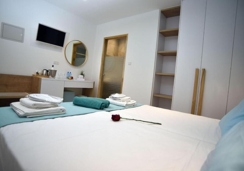 Standard Triple Room image 3