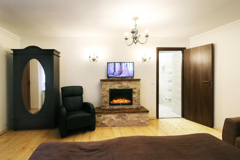 Select House - image 39
