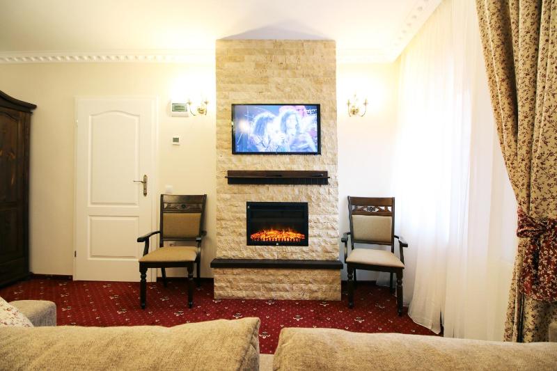 Select House - image 31