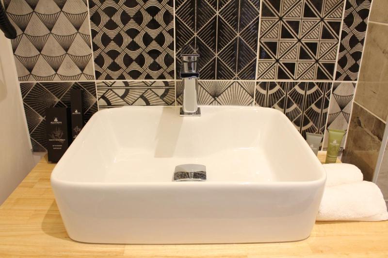 Double Room with Garden View image 3