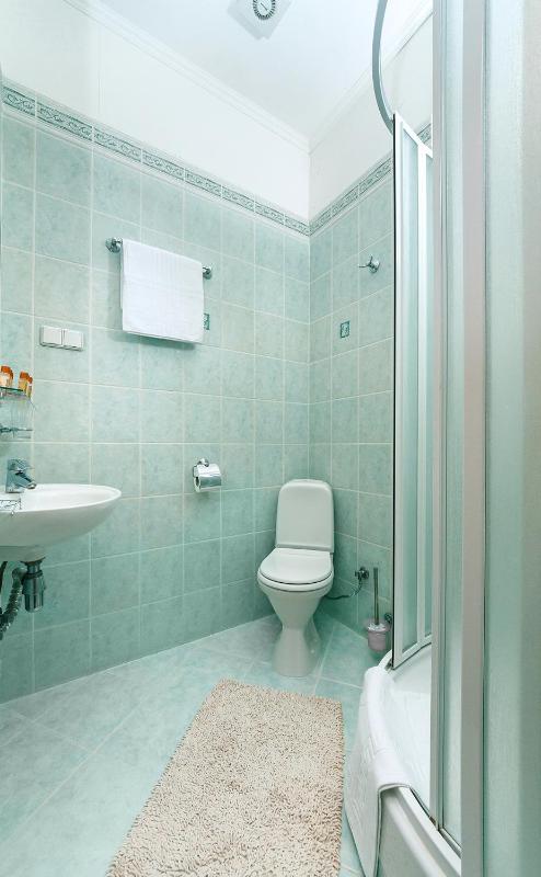 2 bedroom spacious apartment on Passage Kreschatik 15 image 2