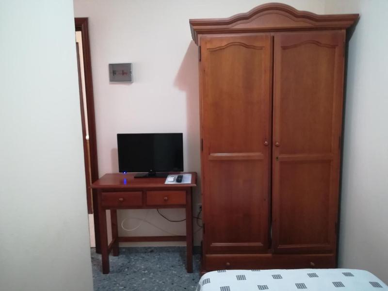 Classic Single Room image 3