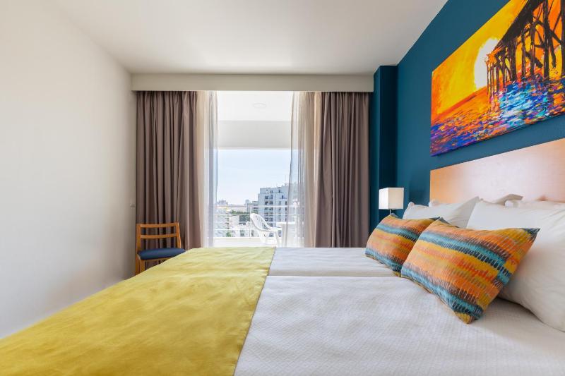 One-Bedroom Apartment with Balcony image 4