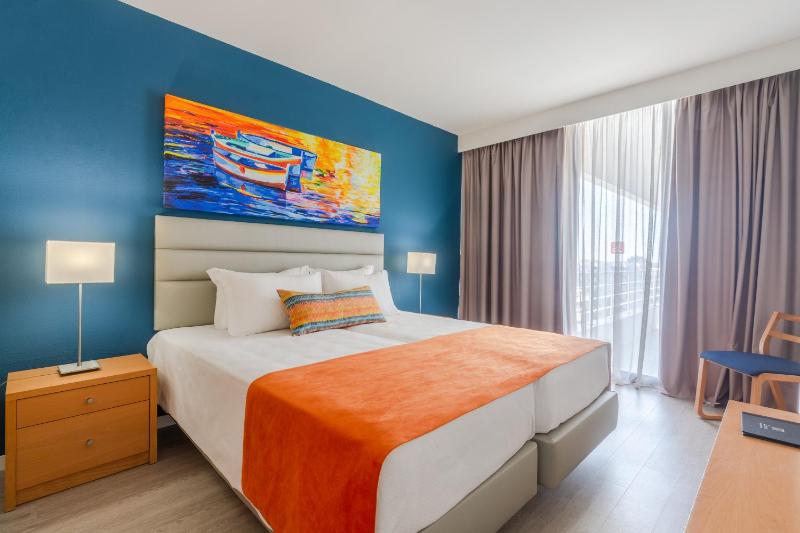 One-Bedroom Apartment with Balcony image 1