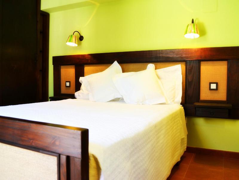 Double Room image 2
