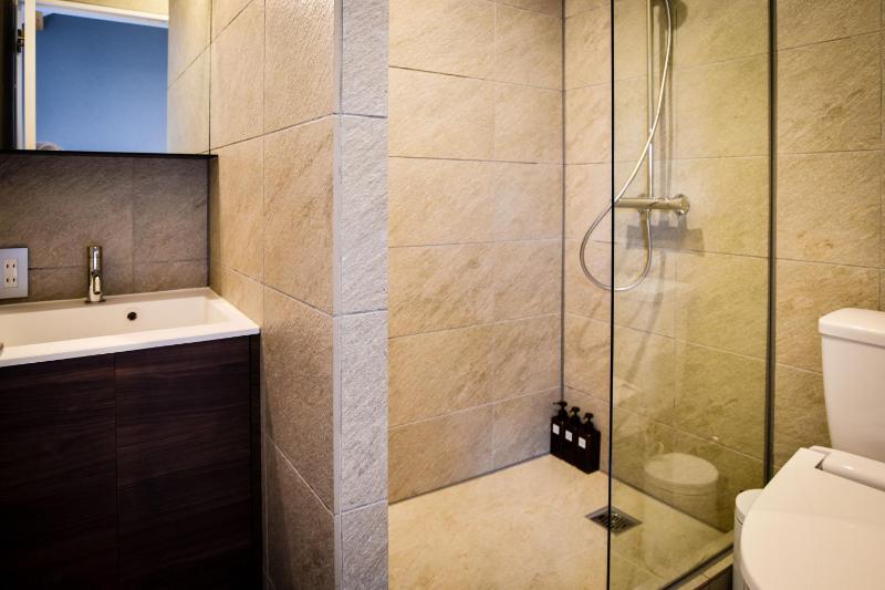 Holly House - image 36