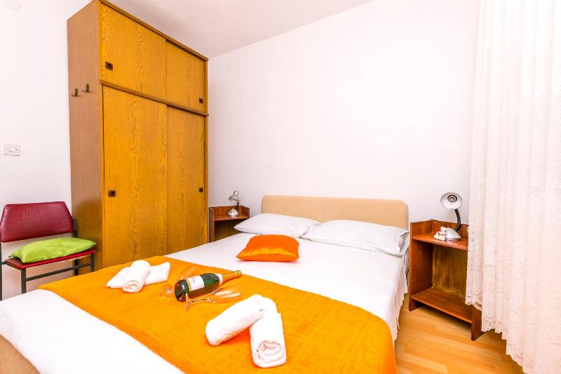 One-Bedroom Apartment image 3