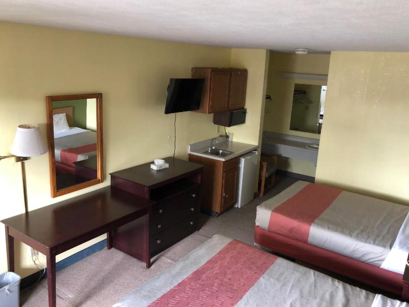 Budget Double Room image 4