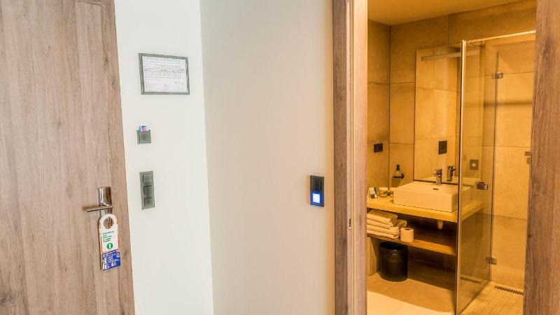 Standard Double Room image 2