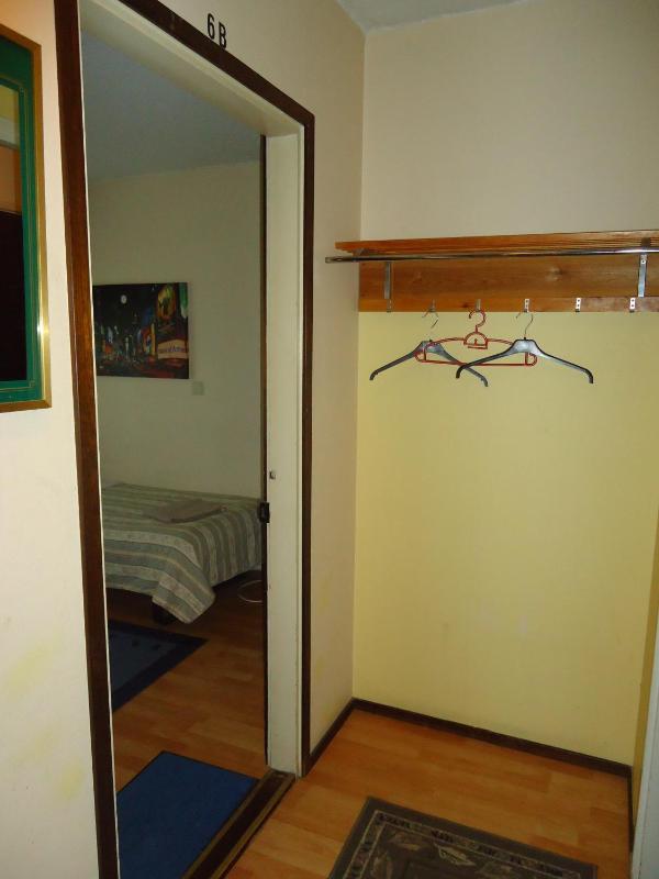 Single Room with Shared Bathroom image 2