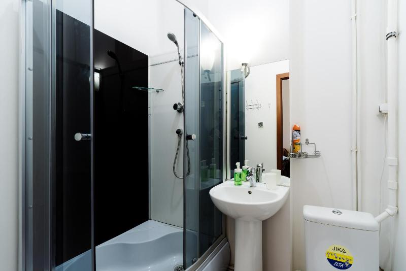 Double Room with Shared Toilet image 3