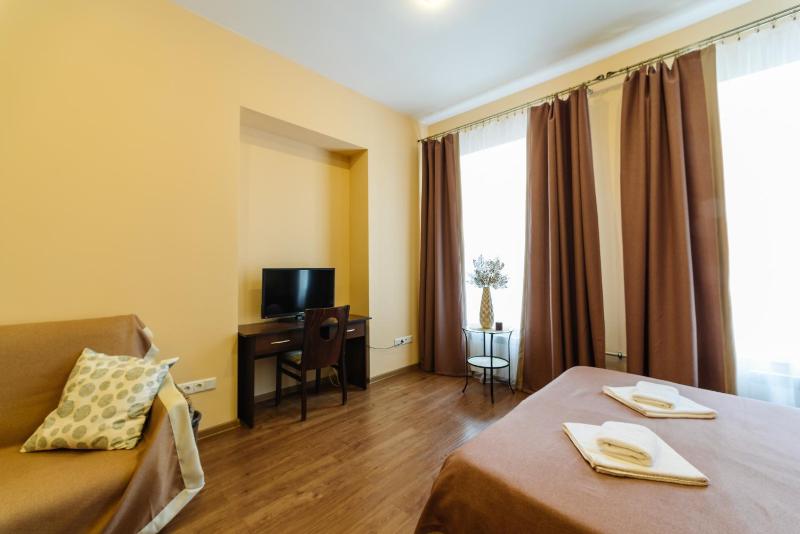Large Double Room image 2