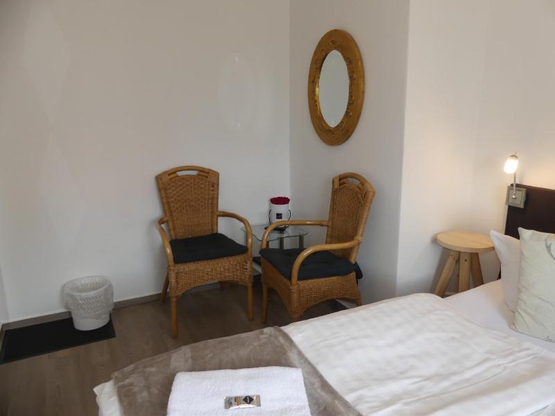 Small Double Room image 2