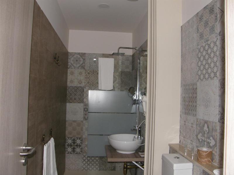 Superior Triple Room image 3