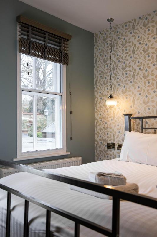 Superior Double Room image 3