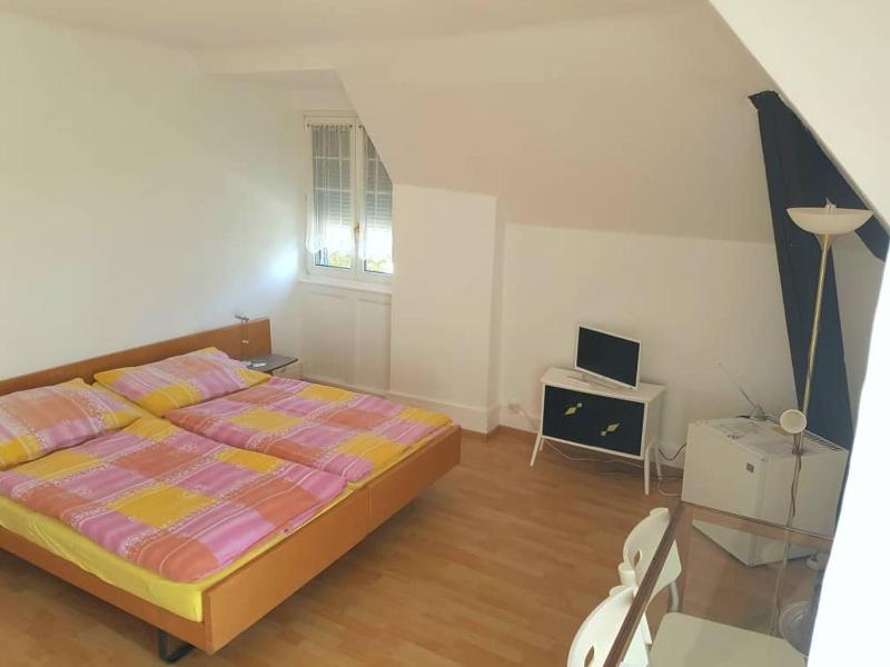 Double Room image 4